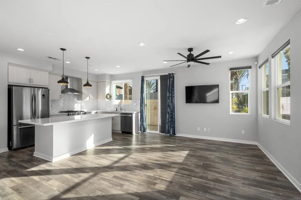 2004 Quartet Loop Unit 1, Chula Vista, California 91915 home-pic-3