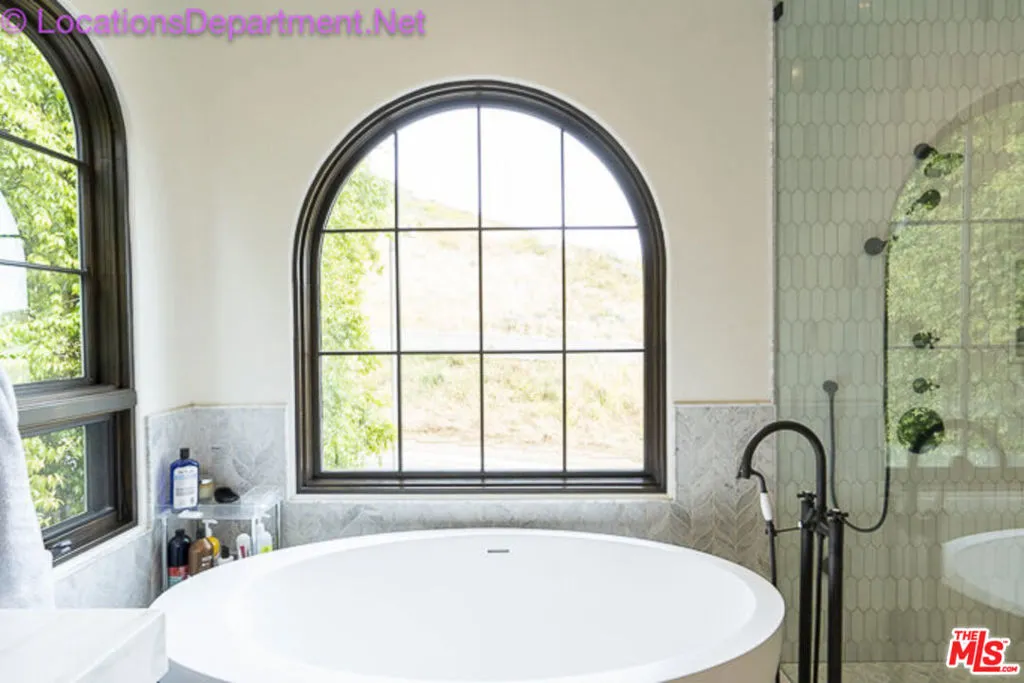 Soaking tub w/ magical views