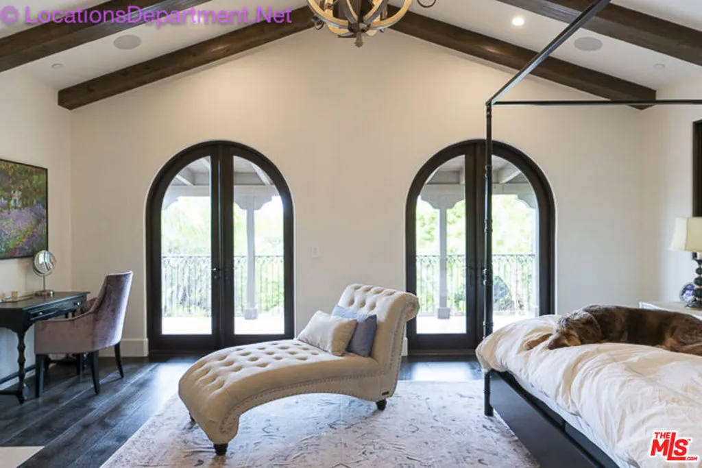 Primary bedroom w/ mountain an