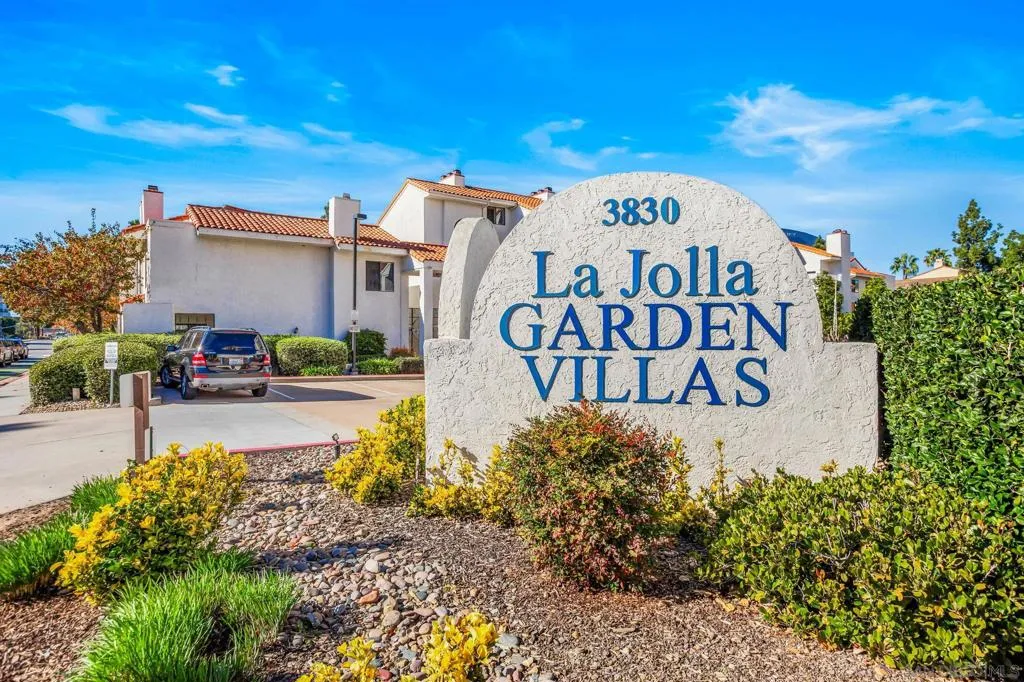 3525 Lebon Drive 104, San Diego, California 92122 home-pic-1