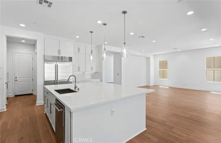 11826 Canoga Avenue, Chatsworth, California 91311