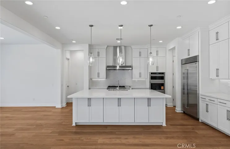 11826 Canoga Avenue, Chatsworth, California 91311