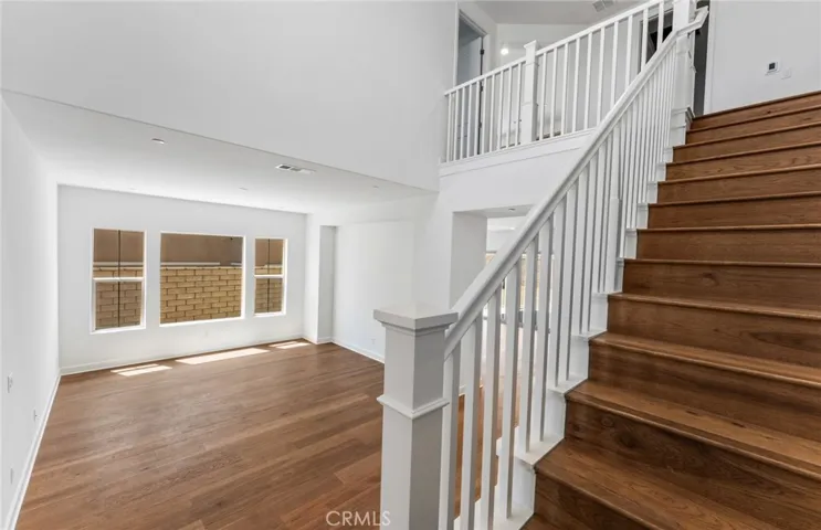 11826 Canoga Avenue, Chatsworth, California 91311