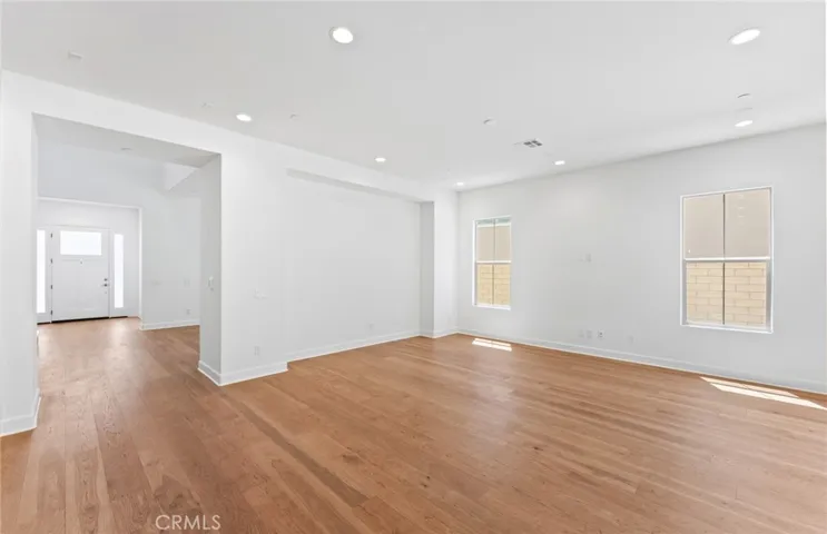 11826 Canoga Avenue, Chatsworth, California 91311