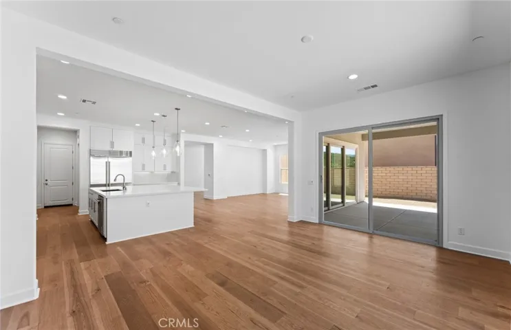 11826 Canoga Avenue, Chatsworth, California 91311