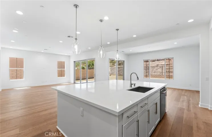 11826 Canoga Avenue, Chatsworth, California 91311