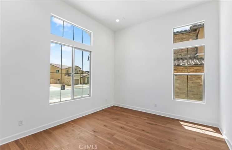 11826 Canoga Avenue, Chatsworth, California 91311