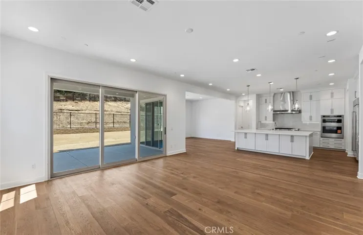 11826 Canoga Avenue, Chatsworth, California 91311