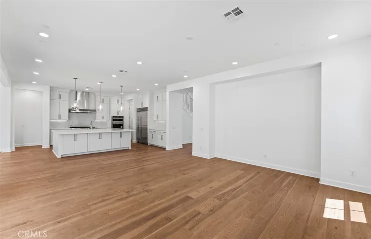 11826 Canoga Avenue, Chatsworth, California 91311