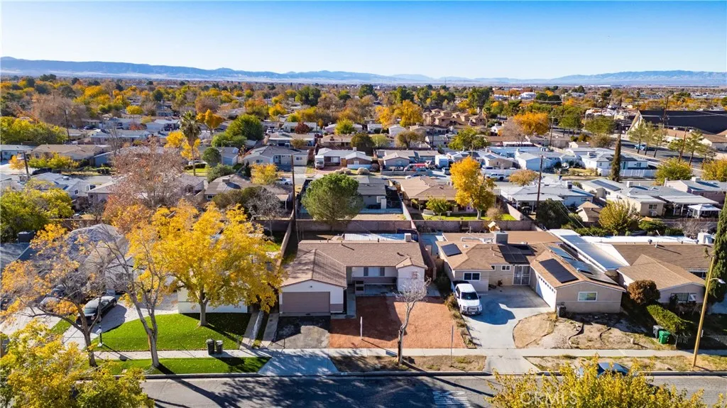 44727 Andale, Lancaster, California 93535 home-pic-1