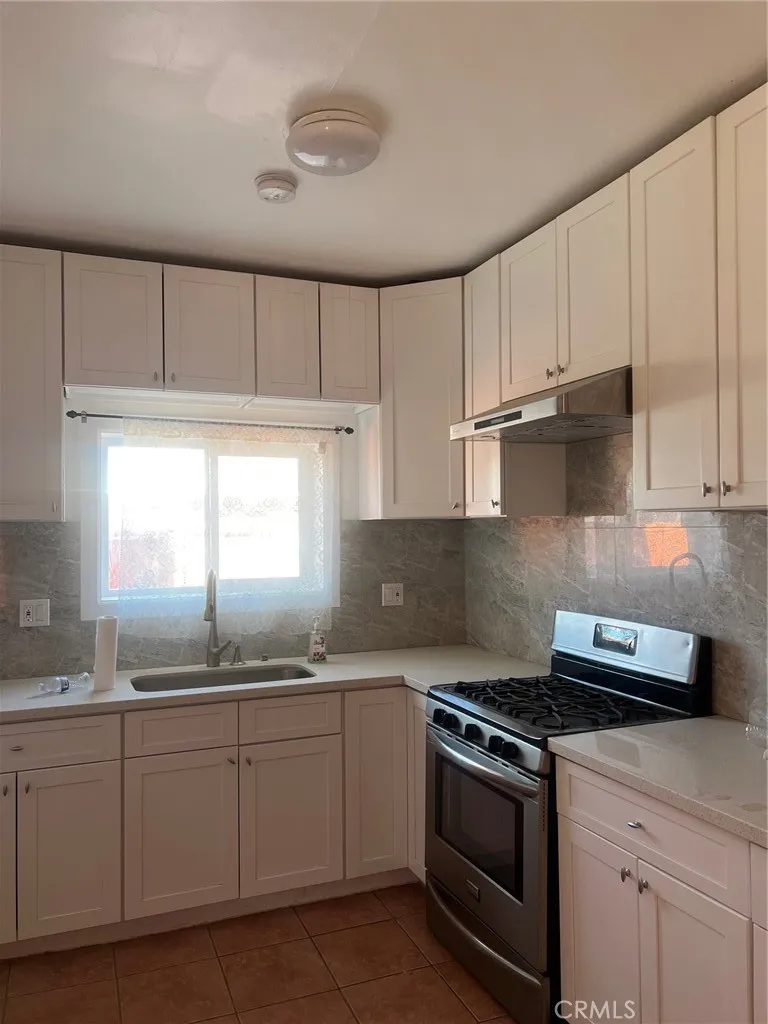 6582 Manzanita Ave, 29 Palms, California 92277 home-pic-5