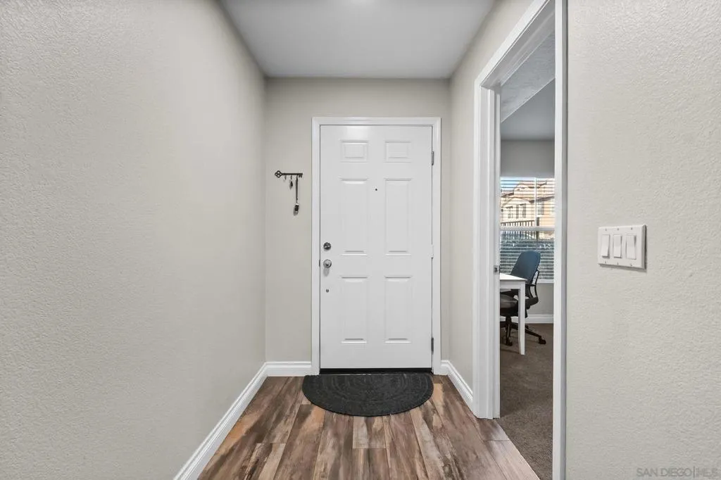 10240 Daybreak Ln 2, Santee, California 92071 home-pic-4