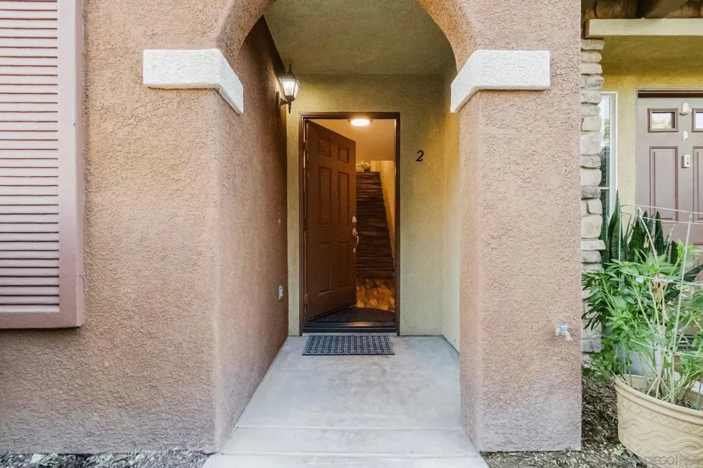 10240 Daybreak Ln 2, Santee, California 92071 home-pic-3