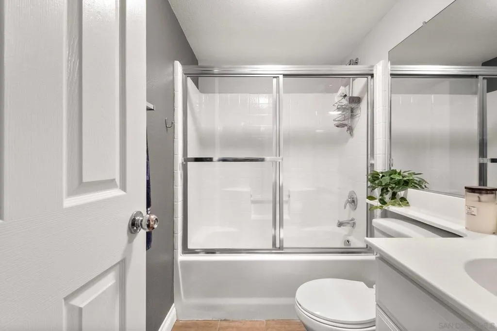 10240 Daybreak Ln 2, Santee, California 92071 home-pic-8