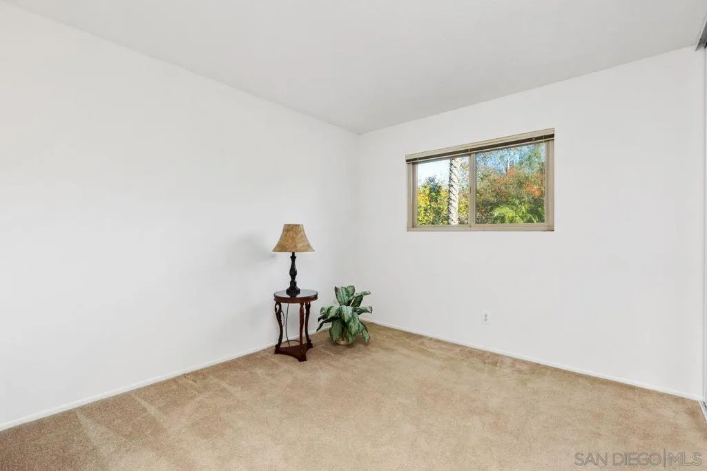 2006 Catalina Ave, Vista, California 92084 home-pic-26