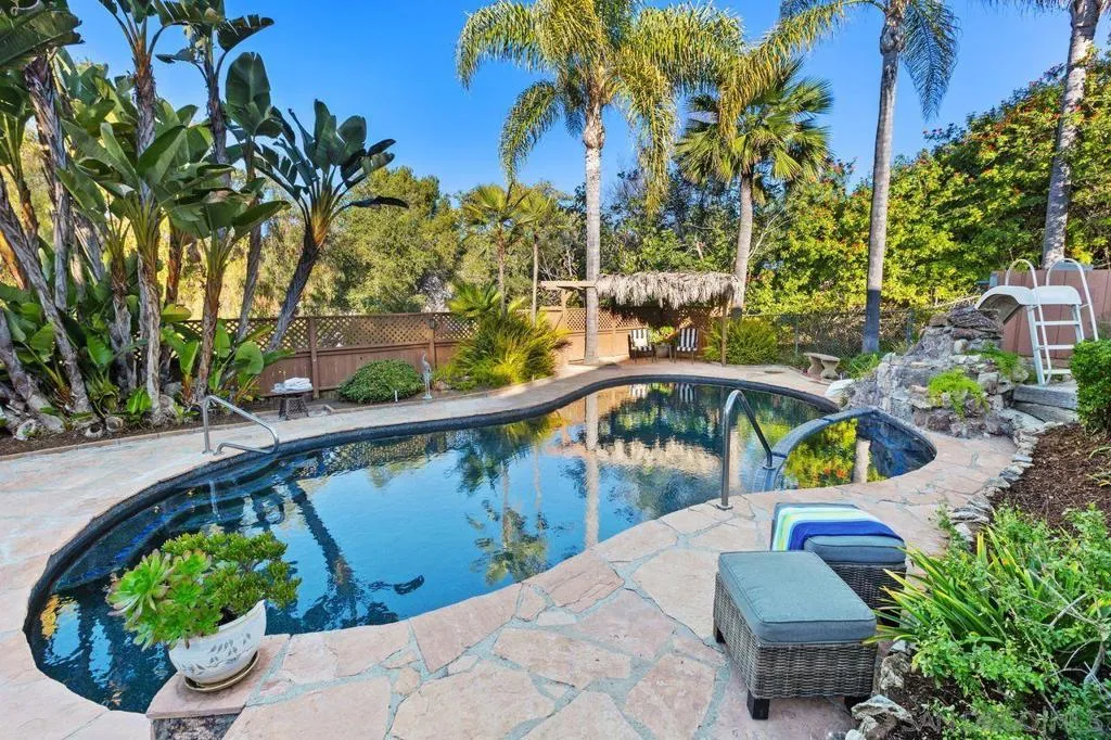 2006 Catalina Ave, Vista, California 92084 home-pic-2