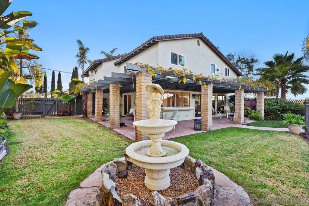 2006 Catalina Ave, Vista, California 92084 home-pic-33
