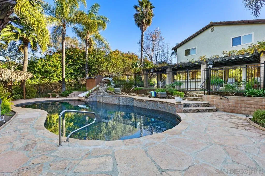 2006 Catalina Ave, Vista, California 92084 home-pic-34
