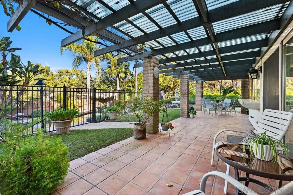 2006 Catalina Ave, Vista, California 92084 home-pic-30