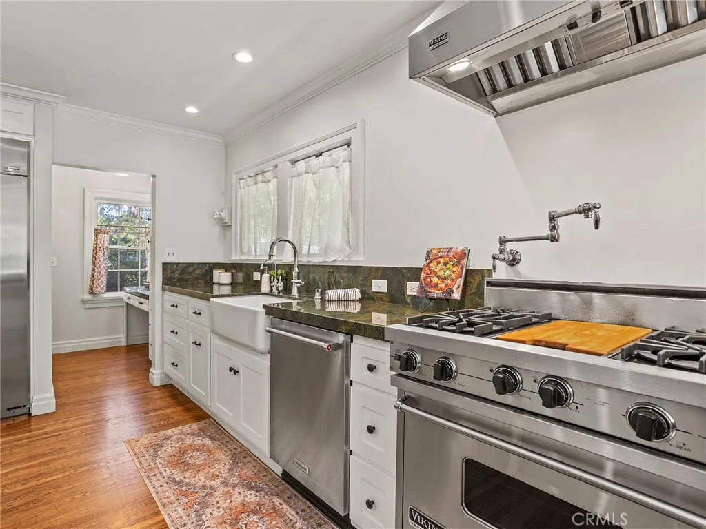 10404 Margate Street, North Hollywood, California 91601 home-pic-15