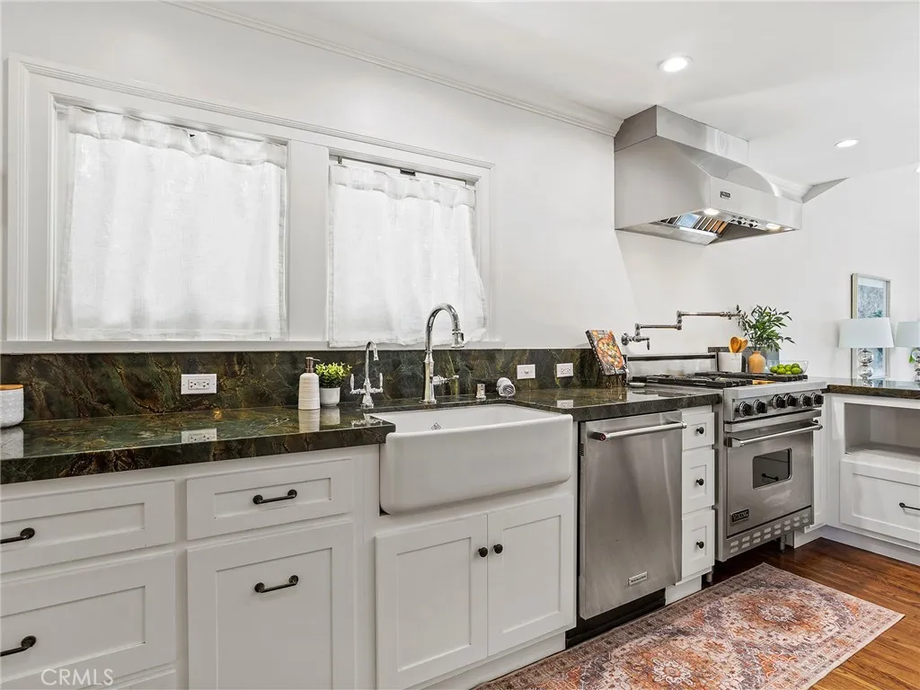 10404 Margate Street, North Hollywood, California 91601 home-pic-9