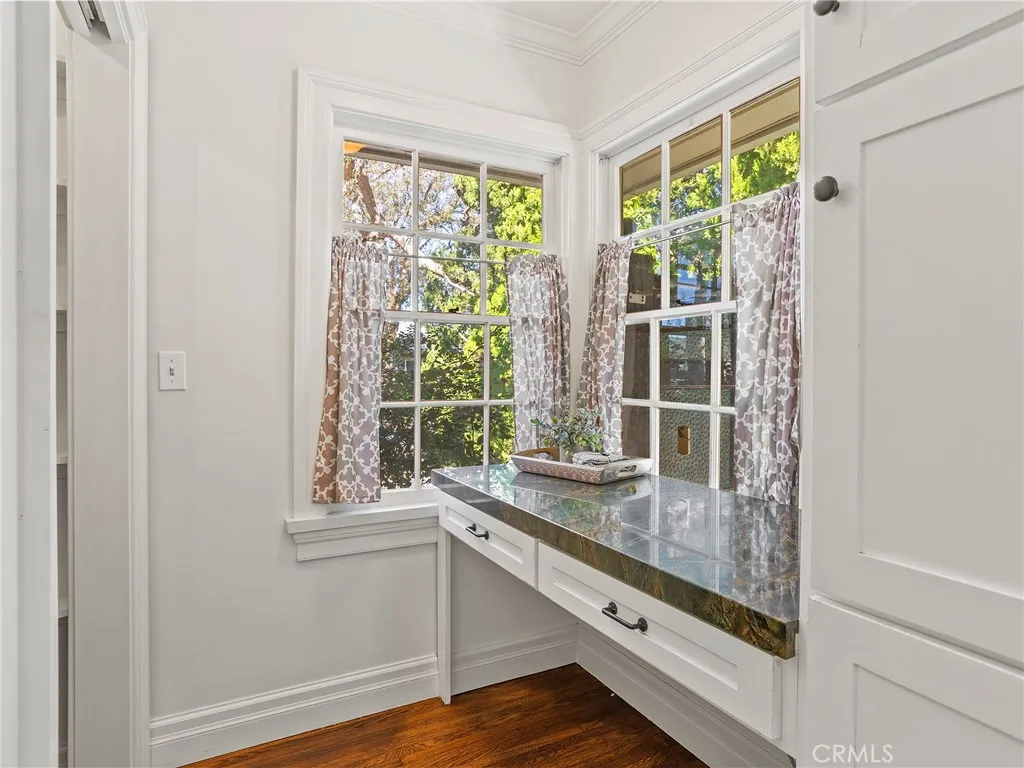 10404 Margate Street, North Hollywood, California 91601 home-pic-17