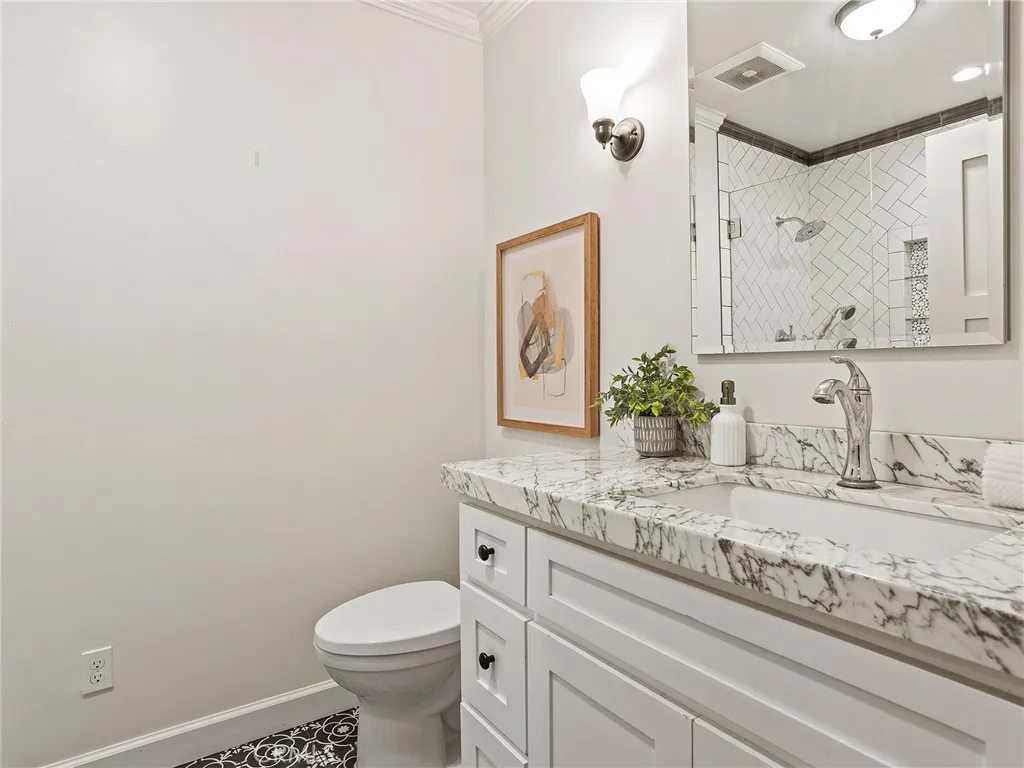 10404 Margate Street, North Hollywood, California 91601 home-pic-36
