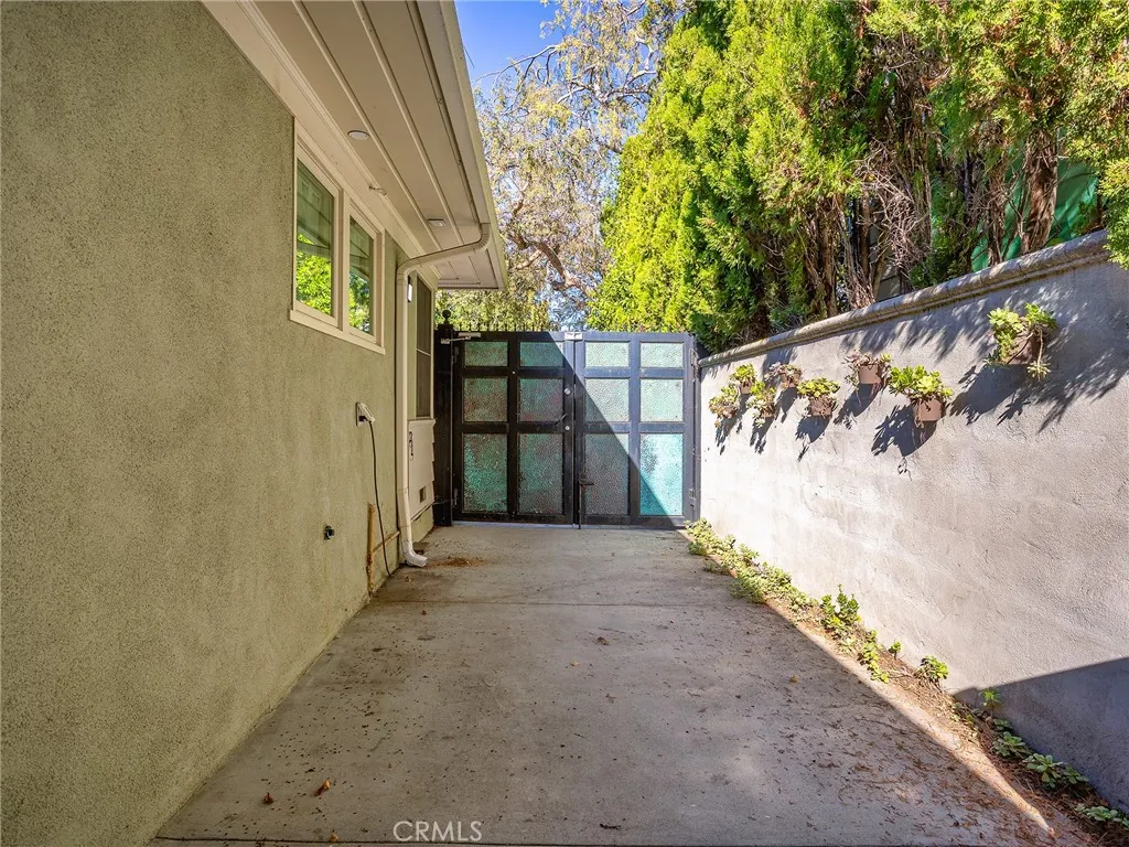 10404 Margate Street, North Hollywood, California 91601 home-pic-56