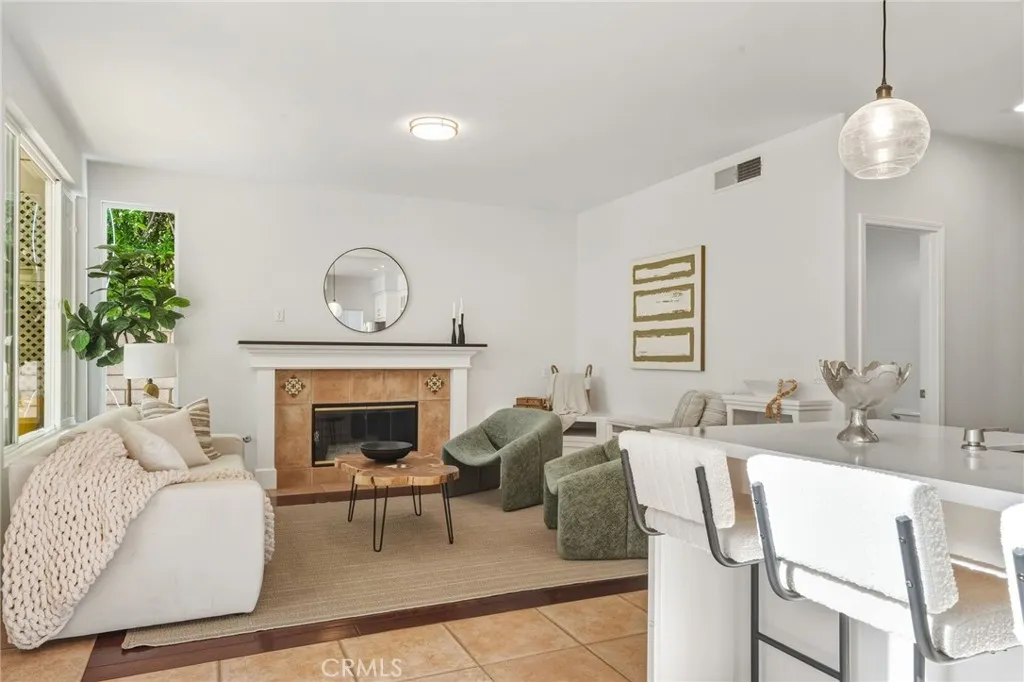 6268 Normandy, Oak Park, California 91377 home-pic-22
