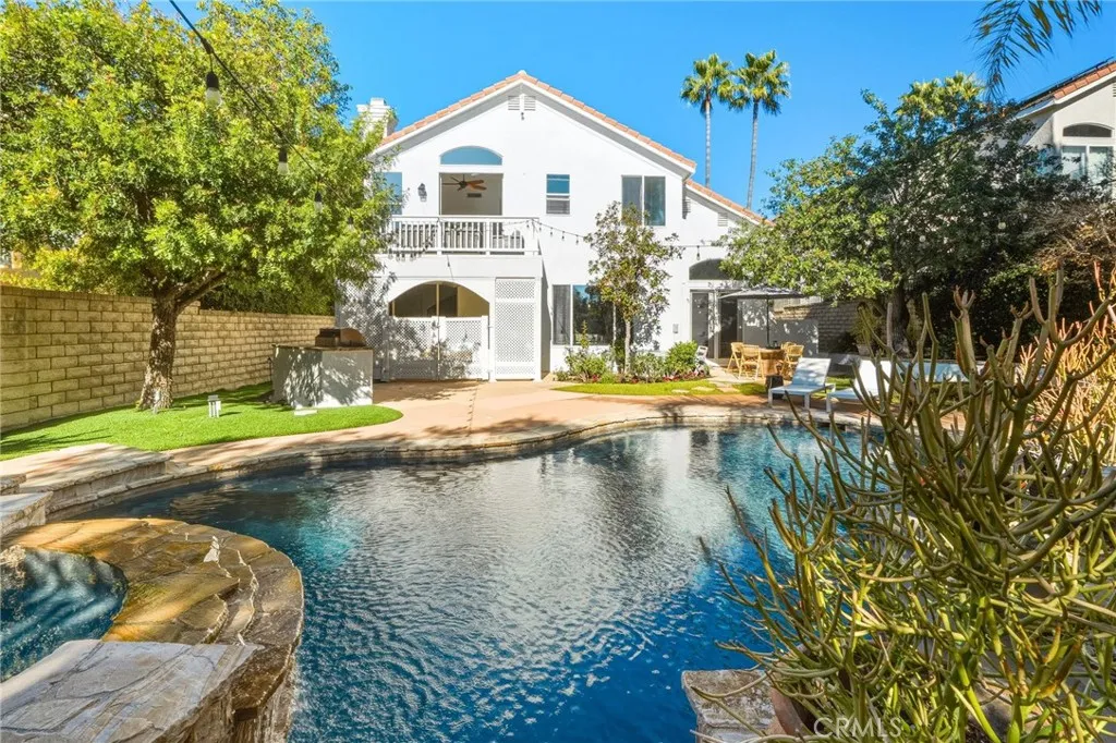 6268 Normandy, Oak Park, California 91377 home-pic-2