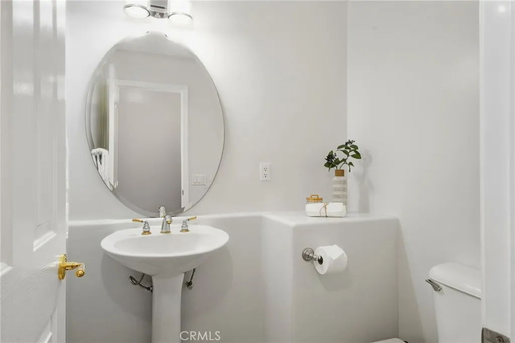6268 Normandy, Oak Park, California 91377 home-pic-37