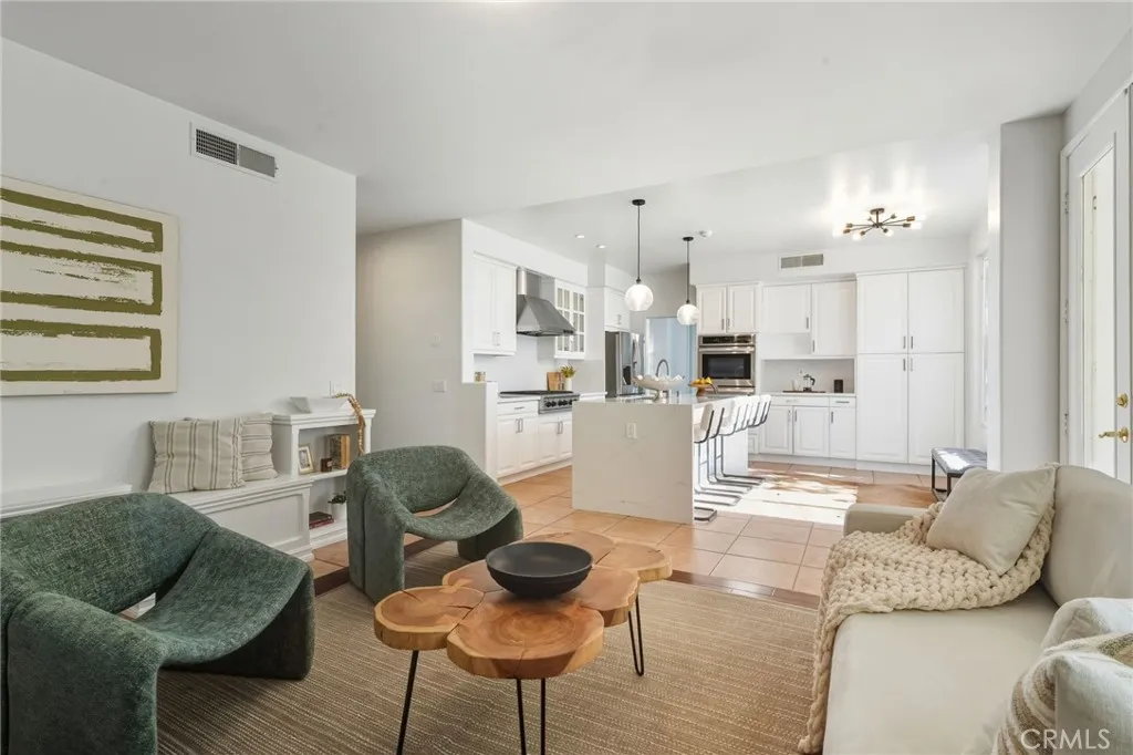 6268 Normandy, Oak Park, California 91377 home-pic-19