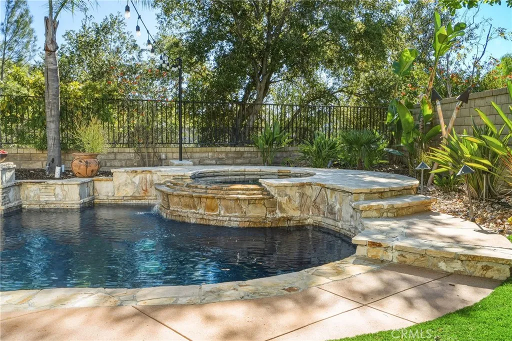 6268 Normandy, Oak Park, California 91377 home-pic-31