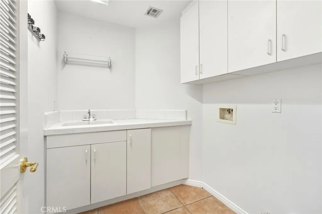 6268 Normandy, Oak Park, California 91377 home-pic-60