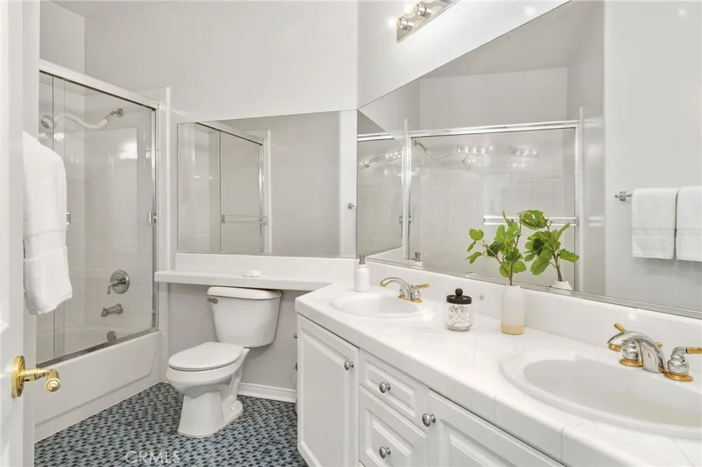 6268 Normandy, Oak Park, California 91377 home-pic-58