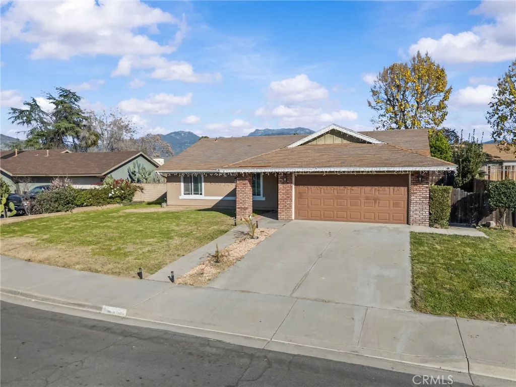 25570 Orangewood, Hemet, California 92544 home-pic-1