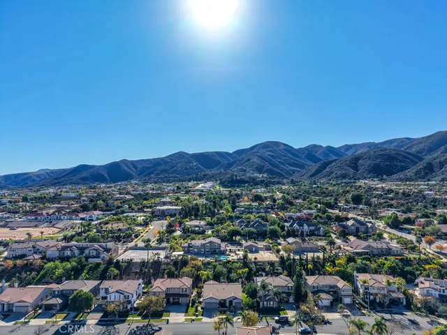 930 Mccall, Corona, California 92881