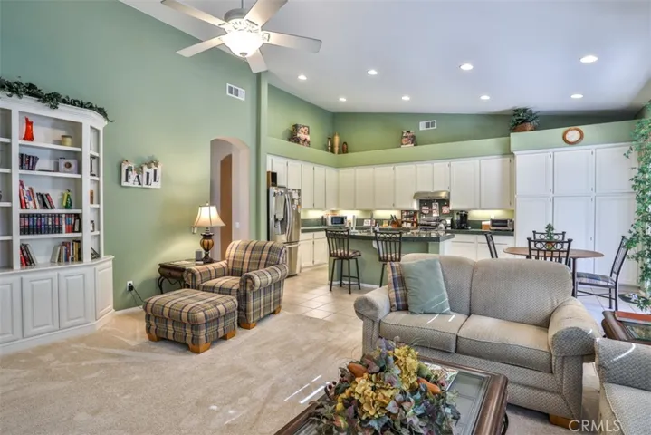 930 Mccall, Corona, California 92881