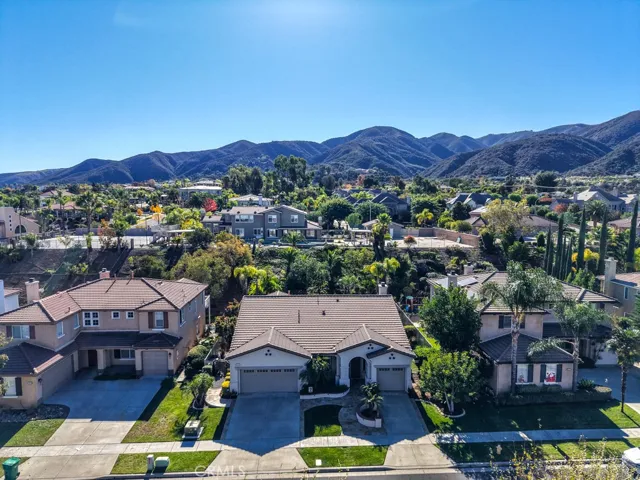 930 Mccall, Corona, California 92881