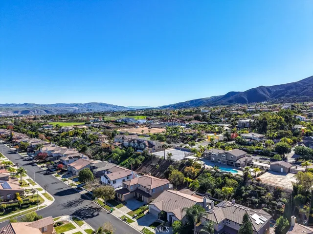930 Mccall, Corona, California 92881