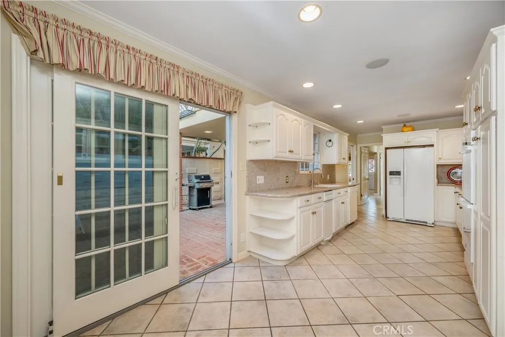 220 Apolena Avenue, Newport Beach, California 92662 home-pic-5