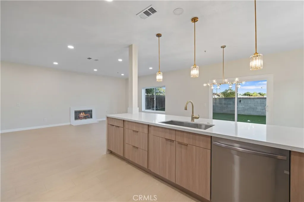 13980 Ginger Lane, San Fernando, California 91340 home-pic-9
