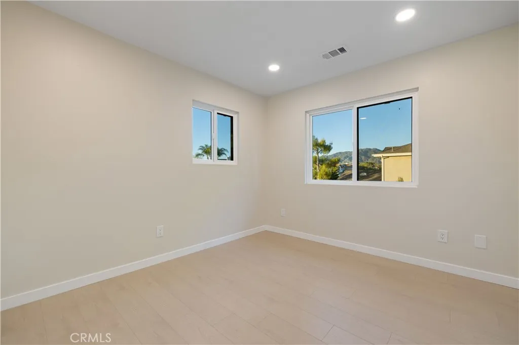 13980 Ginger Lane, San Fernando, California 91340 home-pic-20
