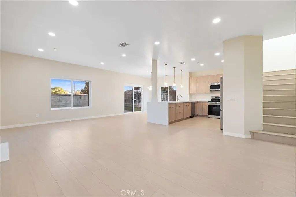 13980 Ginger Lane, San Fernando, California 91340 home-pic-3