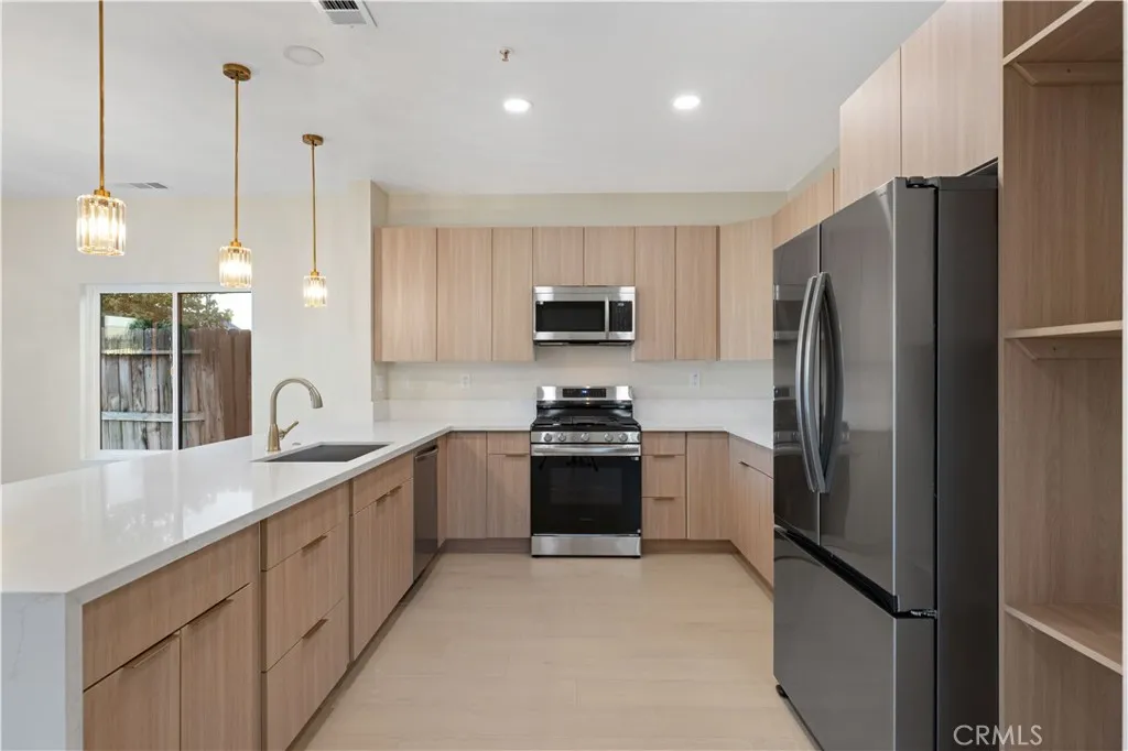 13980 Ginger Lane, San Fernando, California 91340 home-pic-7