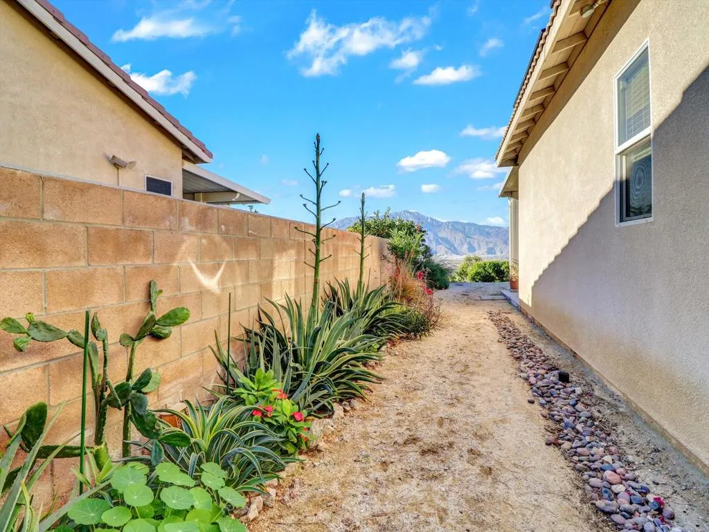 13633 Overlook Drive, Desert Hot Springs, California 92240 home-pic-37
