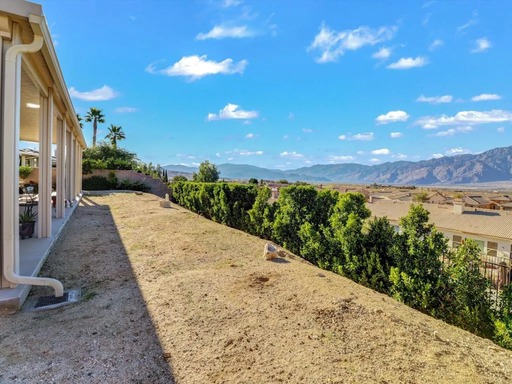 13633 Overlook Drive, Desert Hot Springs, California 92240 home-pic-28