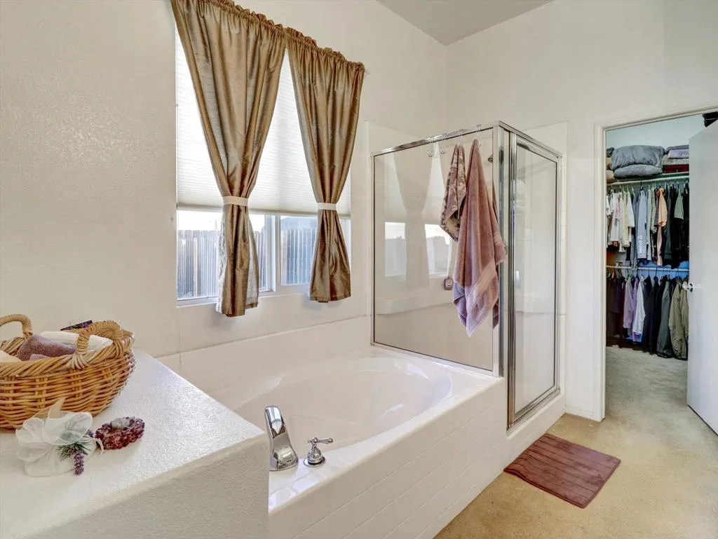 13633 Overlook Drive, Desert Hot Springs, California 92240 home-pic-16