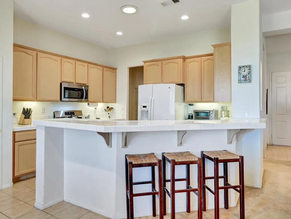 13633 Overlook Drive, Desert Hot Springs, California 92240 home-pic-9