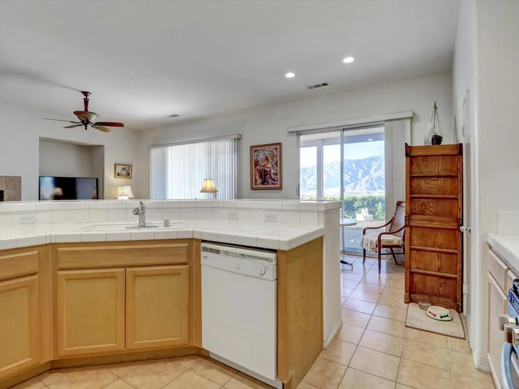 13633 Overlook Drive, Desert Hot Springs, California 92240 home-pic-6